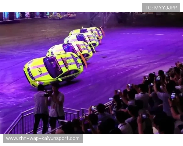 赛车连续几圈紫色最快纪录震撼观众,速度与激情的极限碰撞!