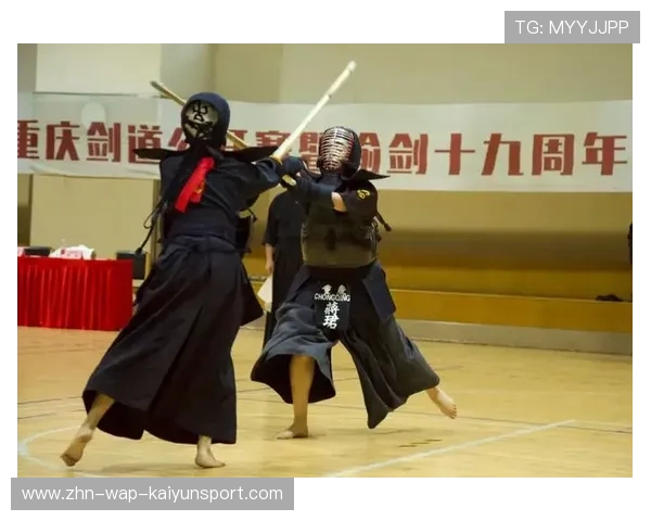 剑道选手拔刀那刻全场安静宛如古战场